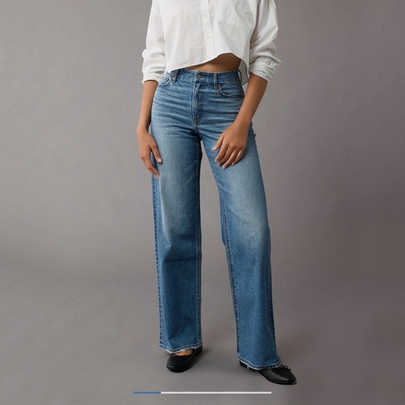 American Eagle Strigid Curvy Super High-Waisted
Baggy Straight Jean - Picture 1 of 8